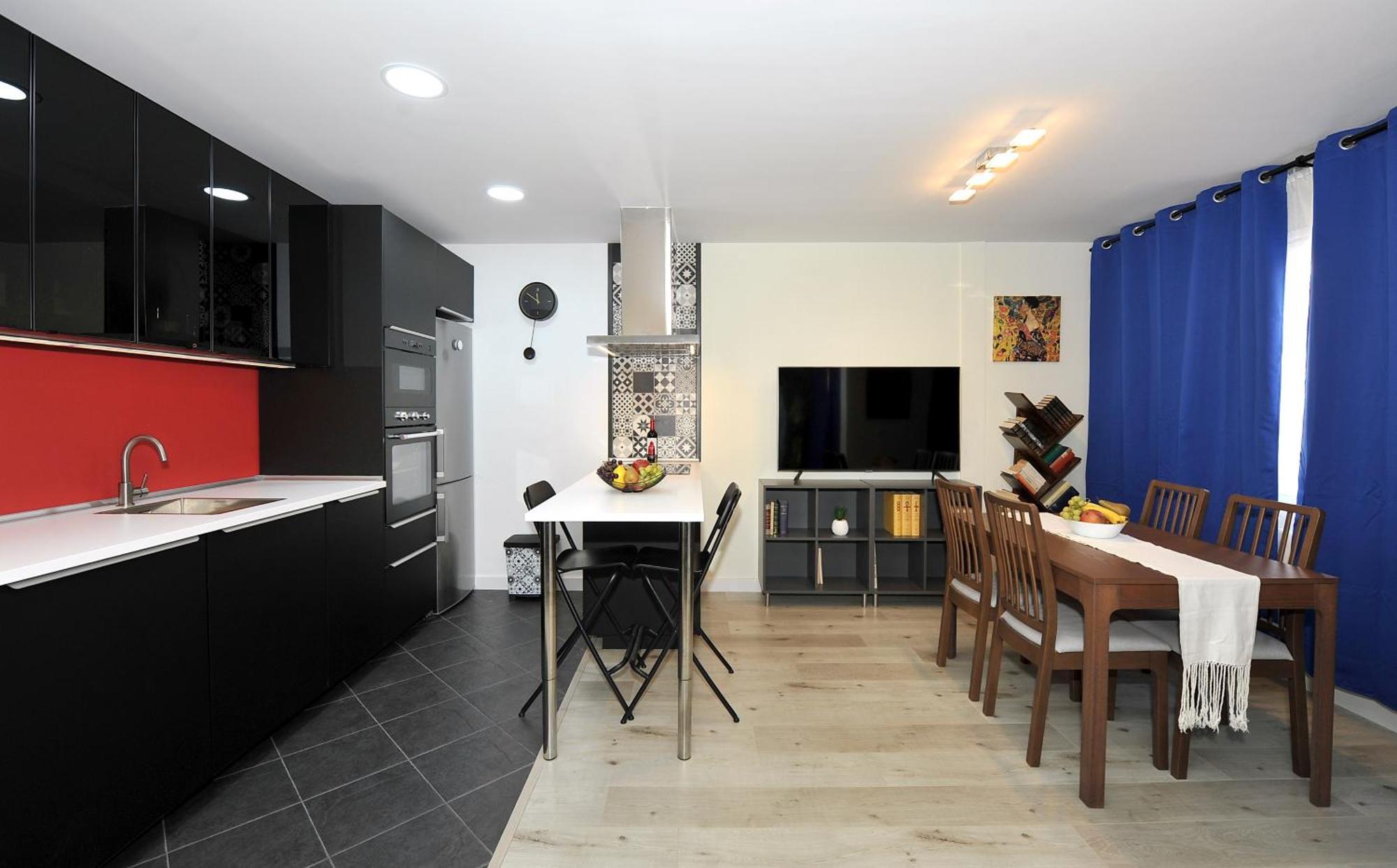 Megaleon Apartment *