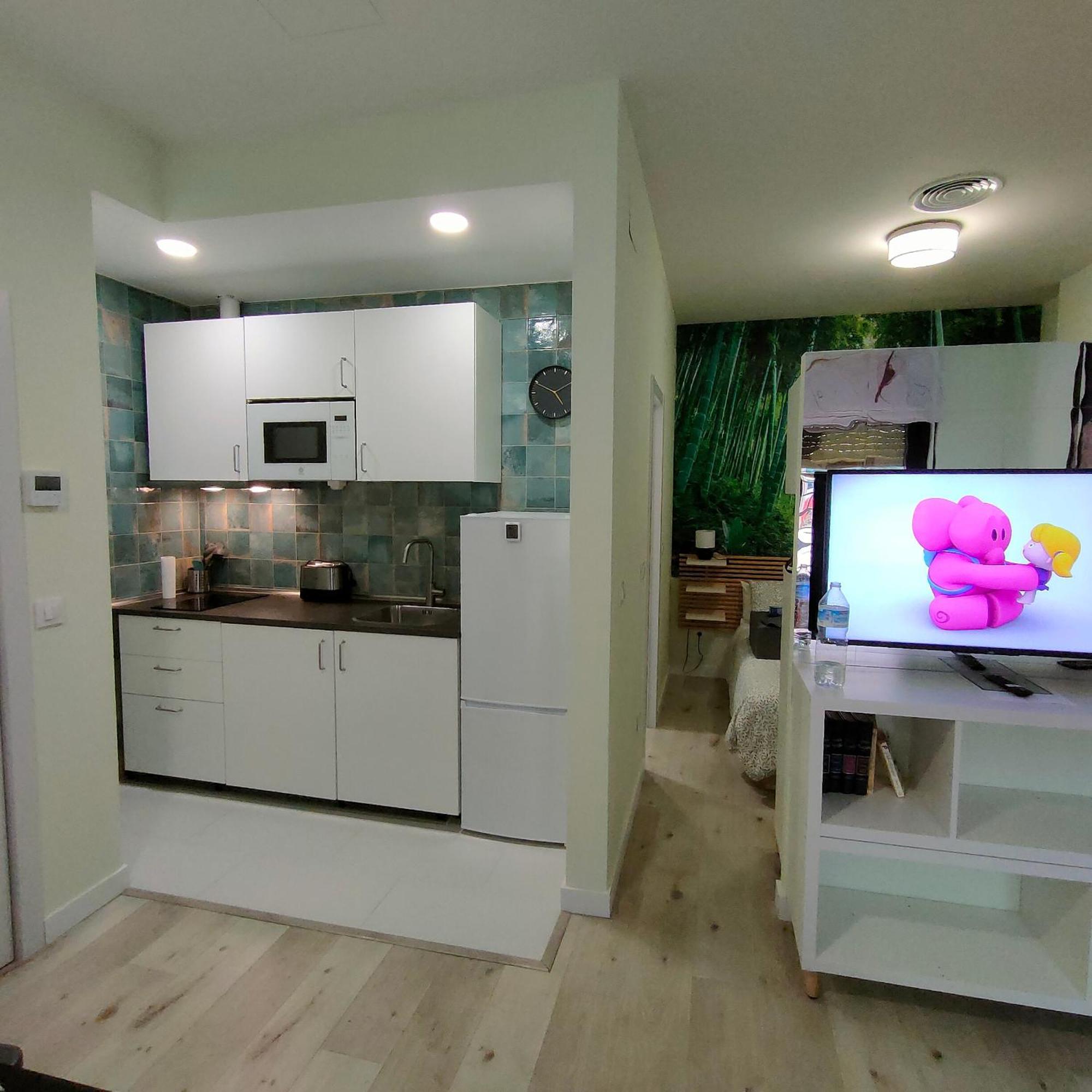 Megaleon Apartament *