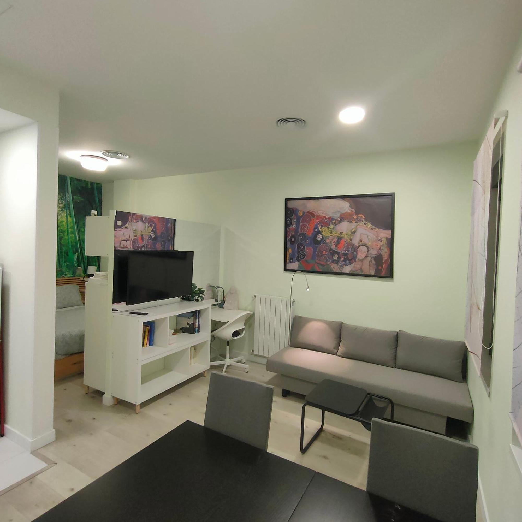 Megaleon Apartament